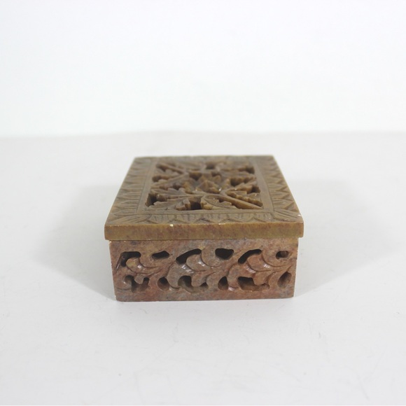 Vintage Carved stone box - Picture 4 of 9